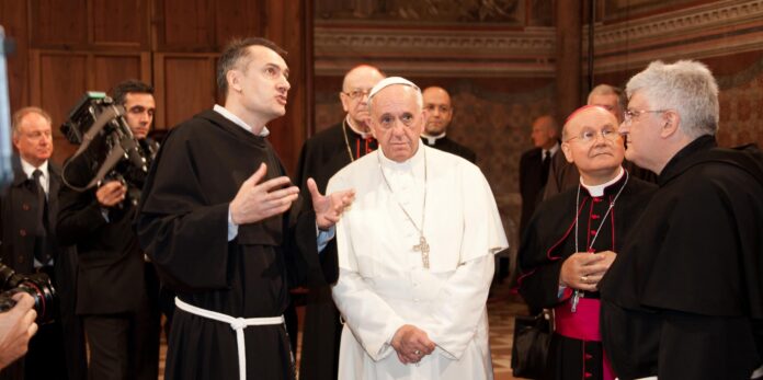 Padre Mauro Gambetti con Papa Francesco