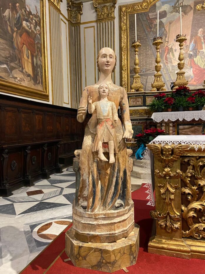 La stutua della Madonna di Uselle esposta nerlla cattedrale di Città di Castello