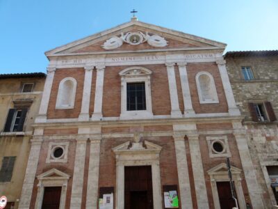 La facciata della chiesa del Gesù di Perugia