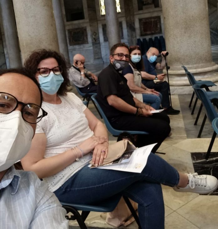 l'equipe di caritas perugia al 50° di caritas italiana