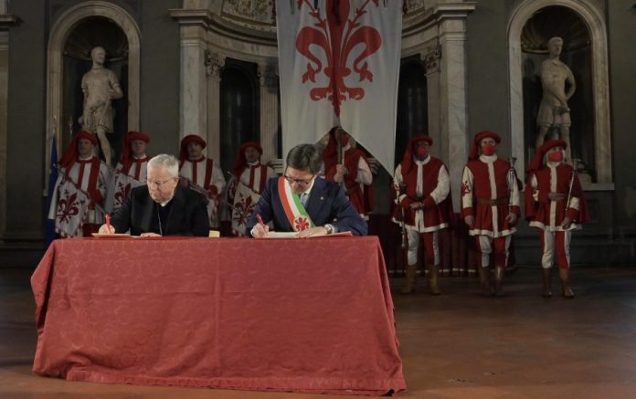 Bassetti firma la Carta di Firenze all'evento 