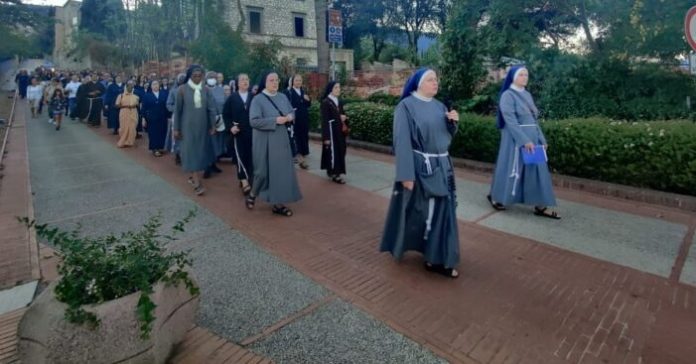 Assisi OFM - Cultura - Archivio Letture e Riflessioni - LACRIME DI DOLORE, LACRIME  DI GIOIA - Assisi OFM